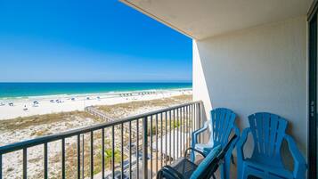 Condo, 2 Bedrooms | Property grounds