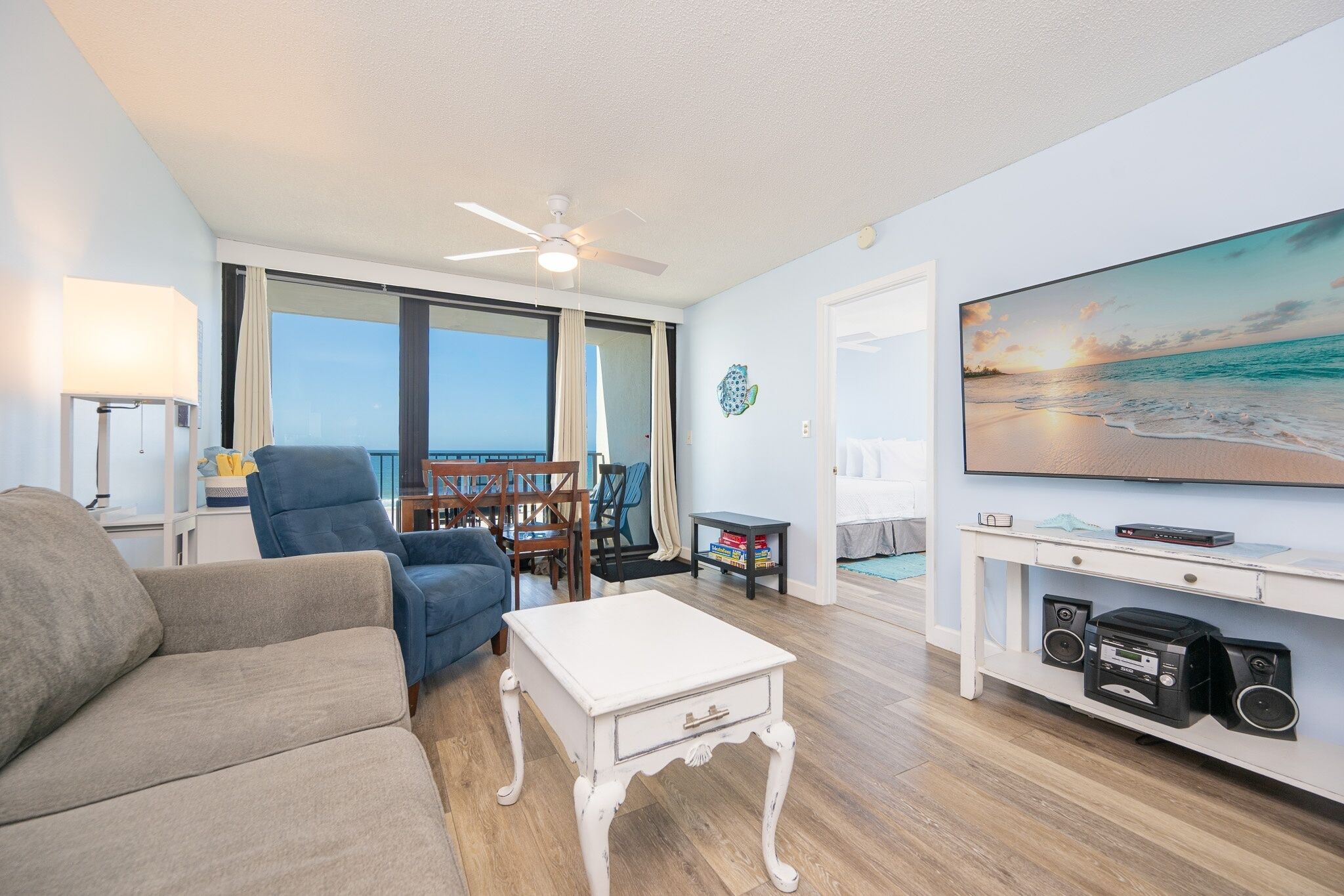 Condo, 2 Bedrooms | Living area