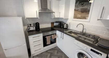 Cozy 2 bed apartment in quaint countryside