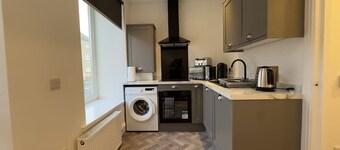 Beautifully renovated, modern 1 bedroom house