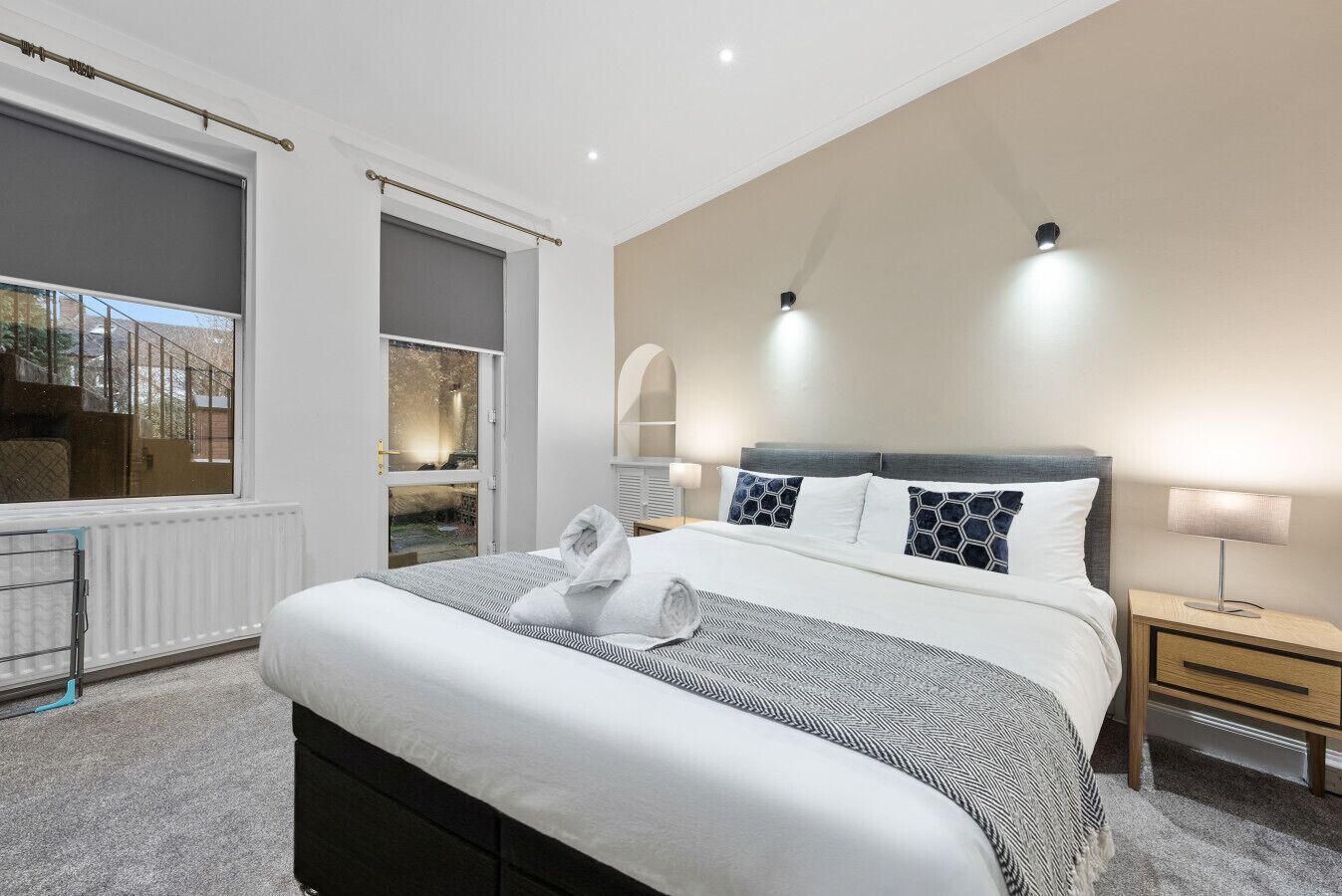 1 slaapkamer, een bureau, een strijkplank/strijkijzer, wifi