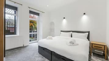 1 bedroom, desk, iron/ironing board, WiFi