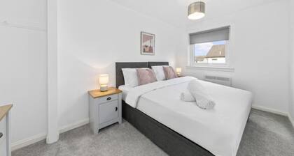 Greenside Getaway Newarthill