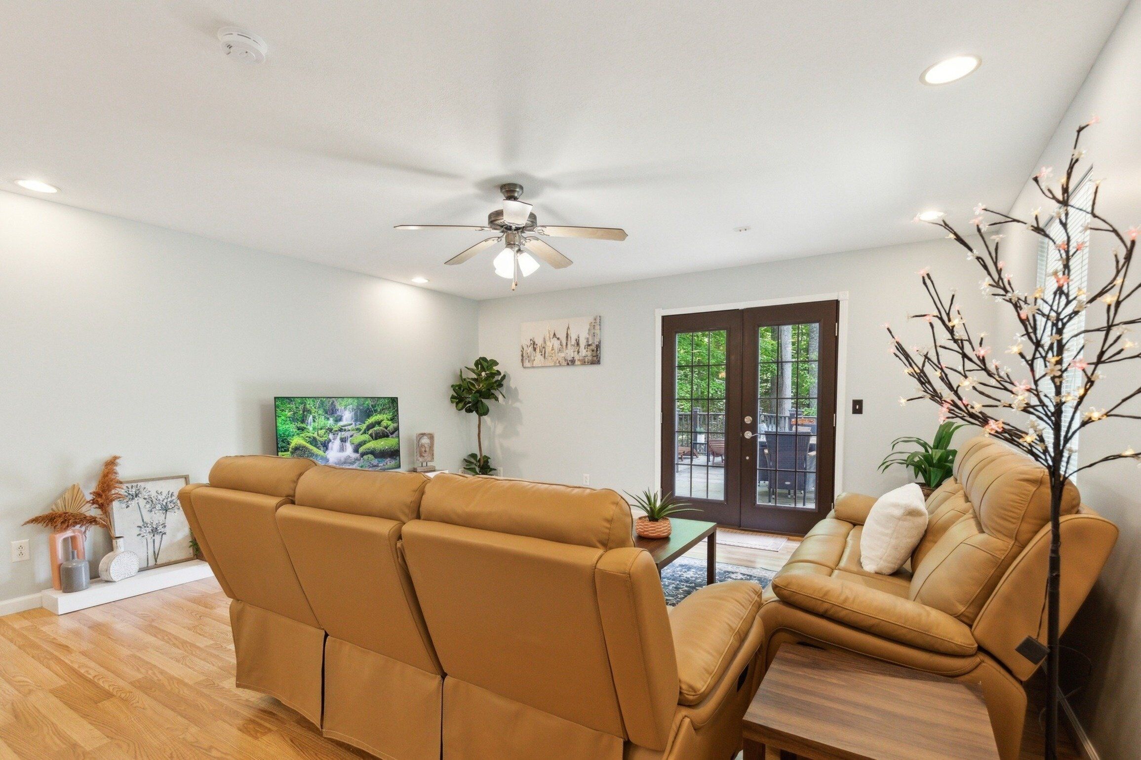 Cottage, 3 Bedrooms | Living area | Smart TV