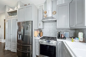 House, 3 Bedrooms | Private kitchen | Fridge, coffee/tea maker, electric kettle, toaster