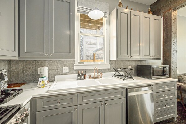 Talo, 3 makuuhuonetta | Yksityinen keittiö | Jääkaappi, kahvin-/teenkeitin, leivänpaahdin