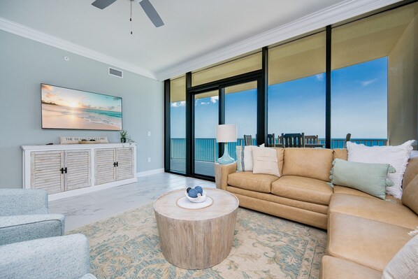 Condo, 3 phòng ngủ | Khu phòng khách