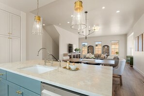 Townhome, 4 Bedrooms | Interior