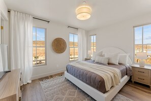4 bedrooms, laptop workspace, iron/ironing board, cribs/infant beds - Alys At Desert Color 4 Bedroom Townhouse (St. George)
