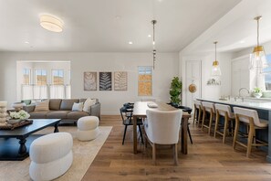 Dining - Alys At Desert Color 4 Bedroom Townhouse (St. George)