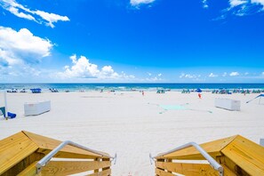 Una playa cerca