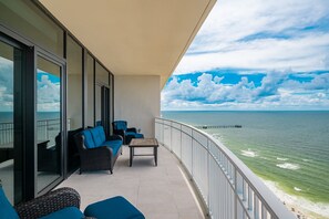 Appart'hôtel, 4 chambres | Enceinte de l’hébergement