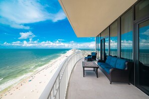 Condo, 4 Bedrooms | Property grounds