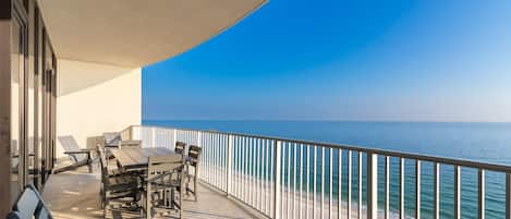 Condo, 3 habitaciones | Restaurante al aire libre