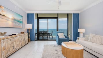 Condo, 3 Bedrooms | Living area