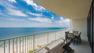 Condo, 3 Bedrooms | Outdoor dining