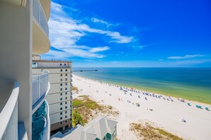Condo, 3 habitaciones | Playa | Playa en los alrededores 