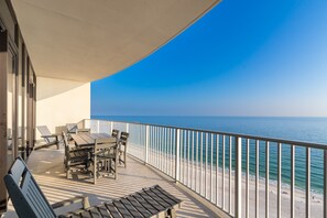 Condo, 3 habitaciones | Restaurante al aire libre