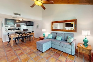 Condo, 3 Bedrooms | Living area