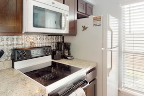Condo, 3 Bedrooms | Private kitchen