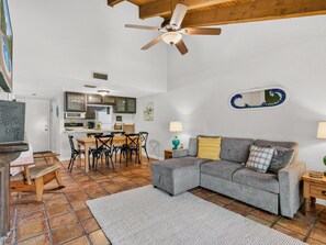 Apartment, 3 Schlafzimmer | Wohnbereich | Smart-TV