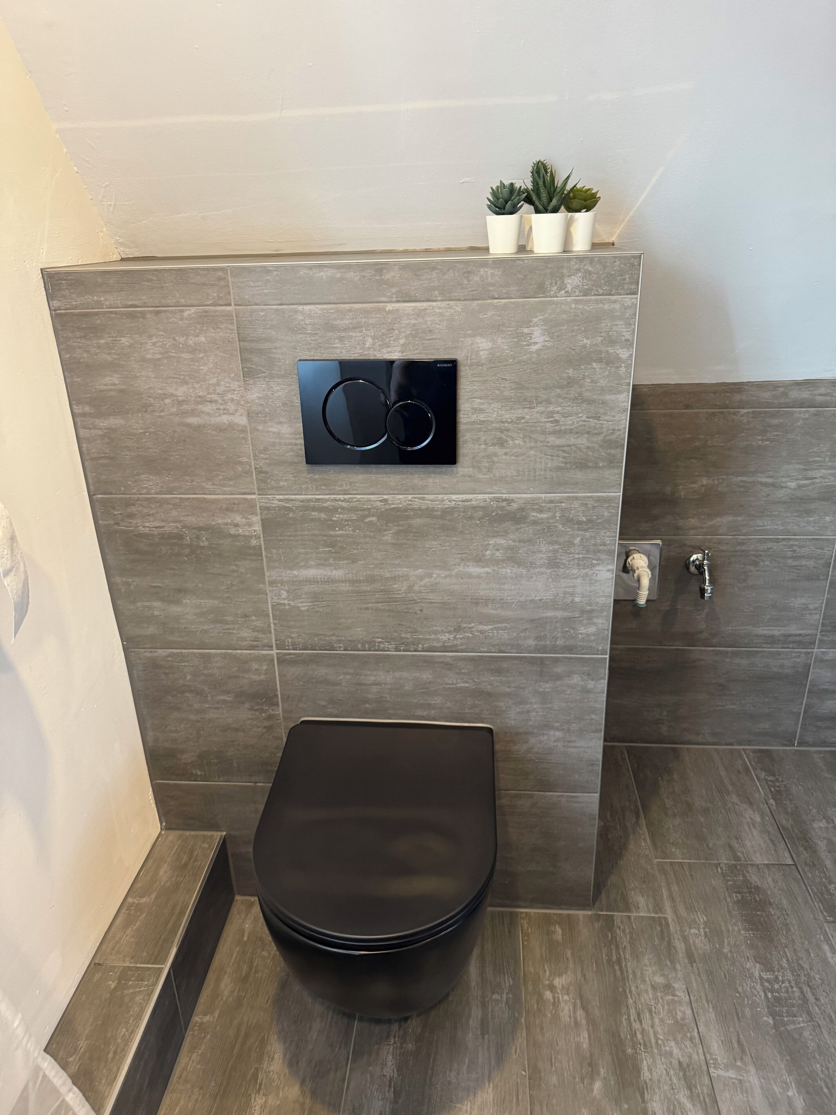 淋浴设施、毛巾、肥皂、卫生纸