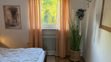 2 bedrooms, WiFi, bed sheets