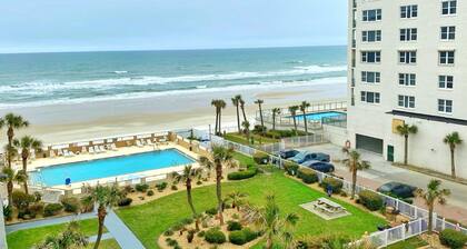 20% OFF - NEW! Amazing Beach Front Studio in Daytona Beach!