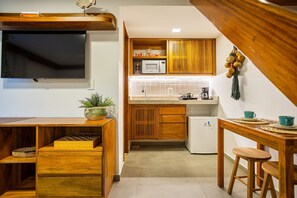 Suite | Private kitchen | Mini-fridge, microwave, dishwasher, coffee/tea maker - ARARA HOUSE JERI (Jijoca de Jericoacoara)