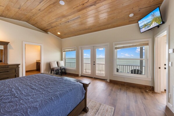 4 bedrooms, free WiFi, bed sheets