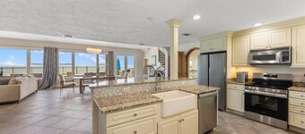 Mimosa Bay: Waterfront Oasis w/ Heated Pool, Hot Tub & Bay Views