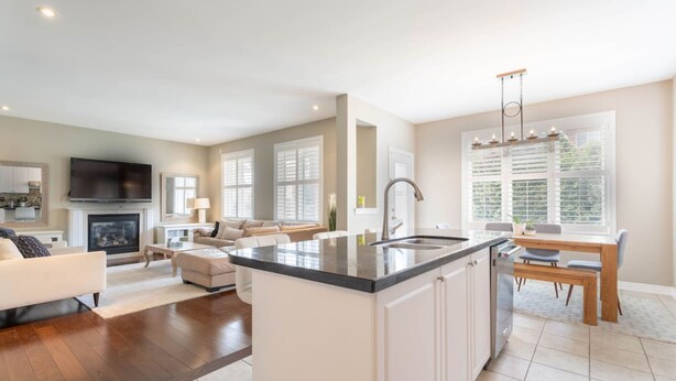 Unclassified image, 1 of 34, button - Stylish 4BR Oasis Peaceful Mississauga Location (Mississauga)