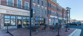 Private Retreat Near Lake Anna & Local Wineries!