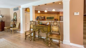 House, Multiple Beds, Pool Access, Pool View (14 Genoa Court) | Interior