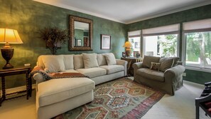 House, Multiple Beds, Pool Access, Pool View (14 Genoa Court) | Living area | 42-inch flat-screen TV with digital channels - 14 Genoa Court at The Sea Pines Resort (Hilton Head Island)