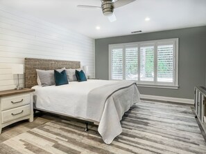 Ferienhaus, Mehrere Betten, Küche, Gartenblick (42 Planters Wood Drive)