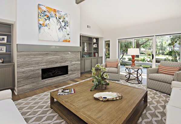 House, Multiple Beds, Kitchen, Golf View (23 St. Andrews Place) | Living area | 42-inch flat-screen TV with digital channels