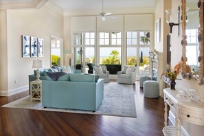 Luxury-Haus, Mehrere Betten, Terrasse, Meerblick (34 Surf Scoter) | Wohnbereich