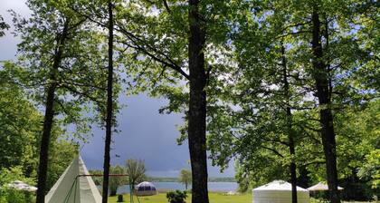 MESHUTES: the gite for unusual nights on the Lac du DER