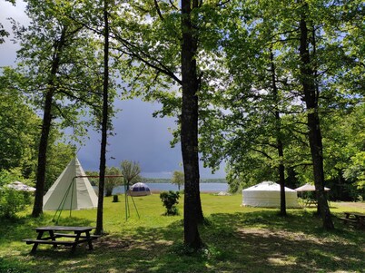 MESHUTES: the gite for unusual nights on the Lac du DER