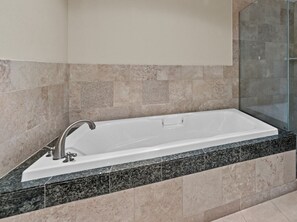 Shower - Ocean Club #606 Enjoy panoramic views of the Gulf! (Biloxi)