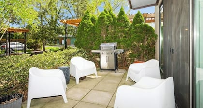 Juniper Presents: A Cool Harbert Loft Near Beaches with Fire Pit