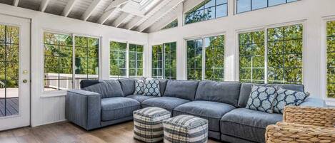 Smart TV, fireplace, offices