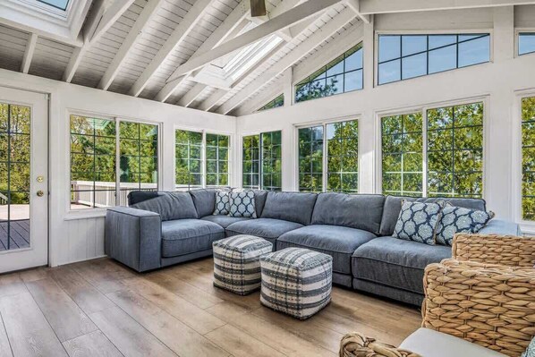 Smart TV, fireplace, books