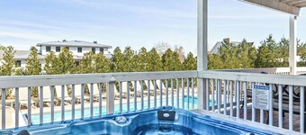 Juniper Presents: Sunny Dunes Retreat w/ Pool, Hot Tub & Golf Carts