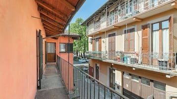 Standard Apartment, Multiple Bedrooms, Beachside (Nel Cuore Di Baveno 50m from Lake) | Balcony
