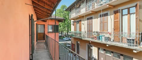 Standard Apartment, Multiple Bedrooms, Beachside (Nel Cuore Di Baveno 50m from Lake) | Balcony