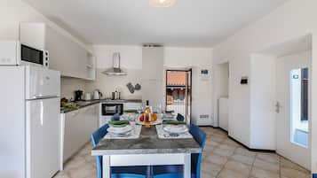 Standard Apartment, Multiple Bedrooms, Beachside (Nel Cuore Di Baveno 50m from Lake) | Dining