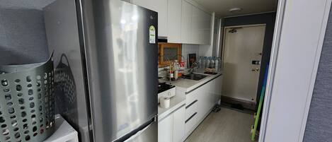 Basic Single Room, Non Smoking | Desk, blackout drapes, free WiFi, bed sheets