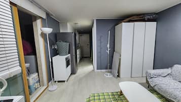 Basic-Einzelzimmer, Nichtraucher | Schreibtisch, Verdunkelungsvorhänge, kostenloses WLAN, Bettwäsche